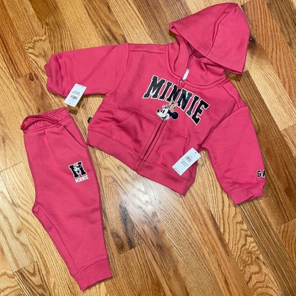 GAP Other - SOLD ***Gap Baby 2 pc set 12-18 months Matching Outfit Sweatshirt & Sweatpants